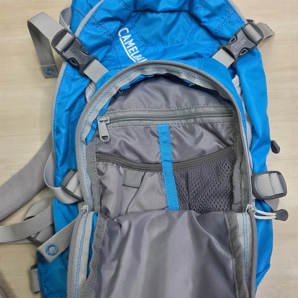 CamelBak LUXE Blue Grey Hydration Backpack Mountain Bike Hiking Air Director